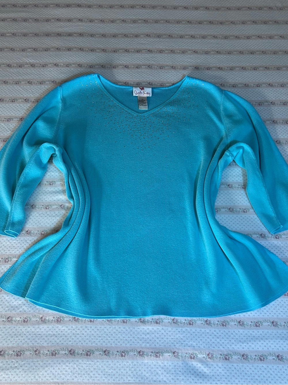 Quacker Factory Women's Turquoise V-Neck Rhinestone Embellished Knit Top